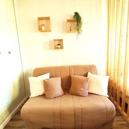 ⁂⁂ Studio Cledicihome Refait A Neuf ! // Plein Centre // Rue Calme / Wifi ⁂⁂ Apartment *