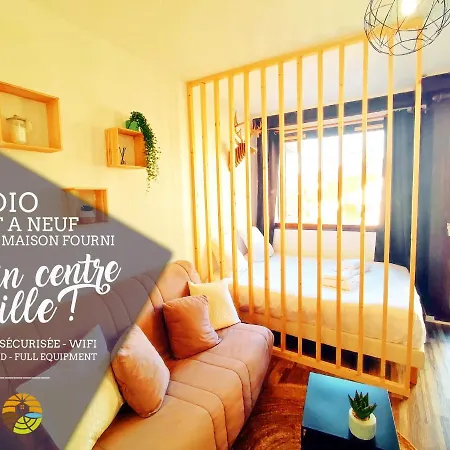 ⁂⁂ Studio Cledicihome Refait A Neuf ! // Plein Centre // Rue Calme / Wifi ⁂⁂ *