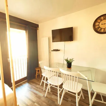 ⁂⁂ Studio Cledicihome Refait A Neuf ! // Plein Centre // Rue Calme / Wifi ⁂⁂ Apartment *